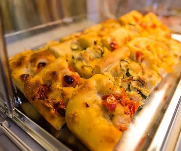 מלון Eliseo Palace