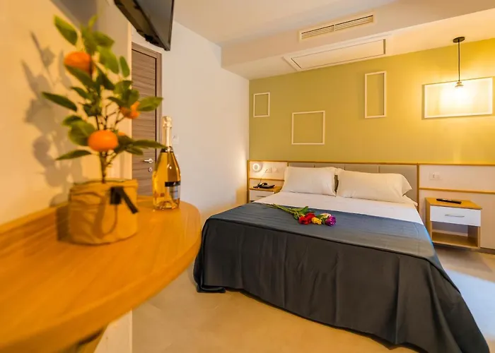 מלון Eliseo Palace 4*