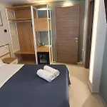 מלון Eliseo Palace 4*