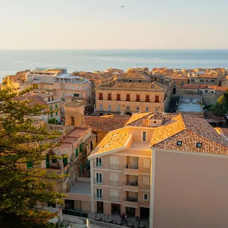 Hotel Eliseo Palace 4*