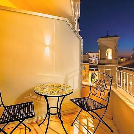 Eliseo Palace