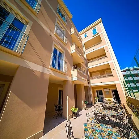 Eliseo Palace 4*