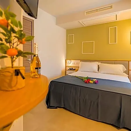 Eliseo Palace ホテル 4*