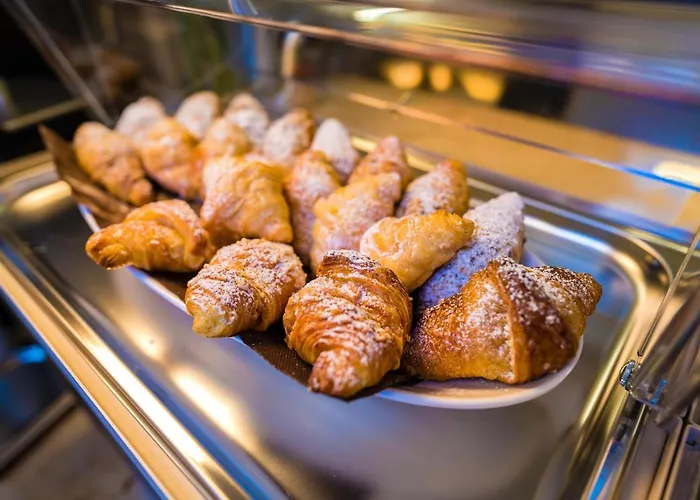 מלון Eliseo Palace 4*