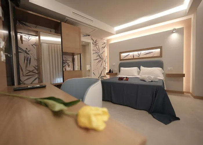 Eliseo Palace טרופאה