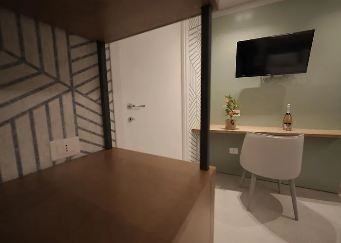 מלון Eliseo Palace 4*